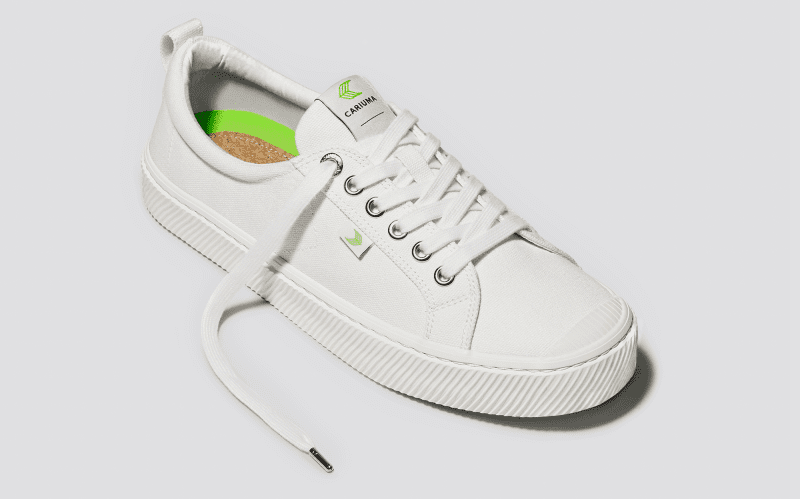 oca low off white canvas sneaker.feature 1 2fed57c4 13cc 45e4 97dd 661481576729